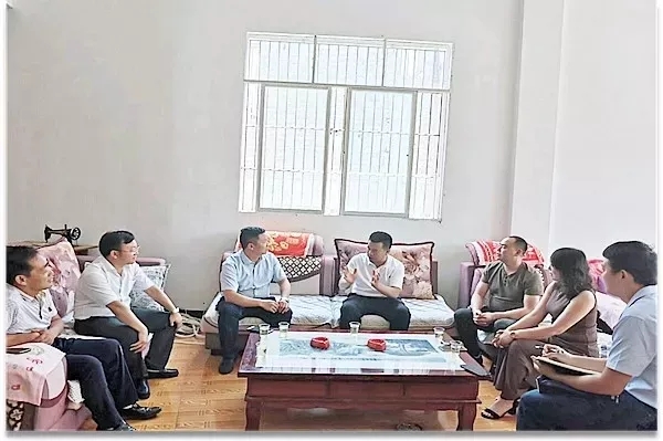 貴州省福慧緣慈善協(xié)會(huì)到長(zhǎng)流鄉(xiāng)開展愛心助學(xué)活動(dòng)